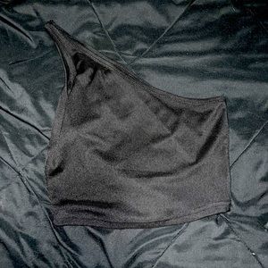 One shoulder crop top
